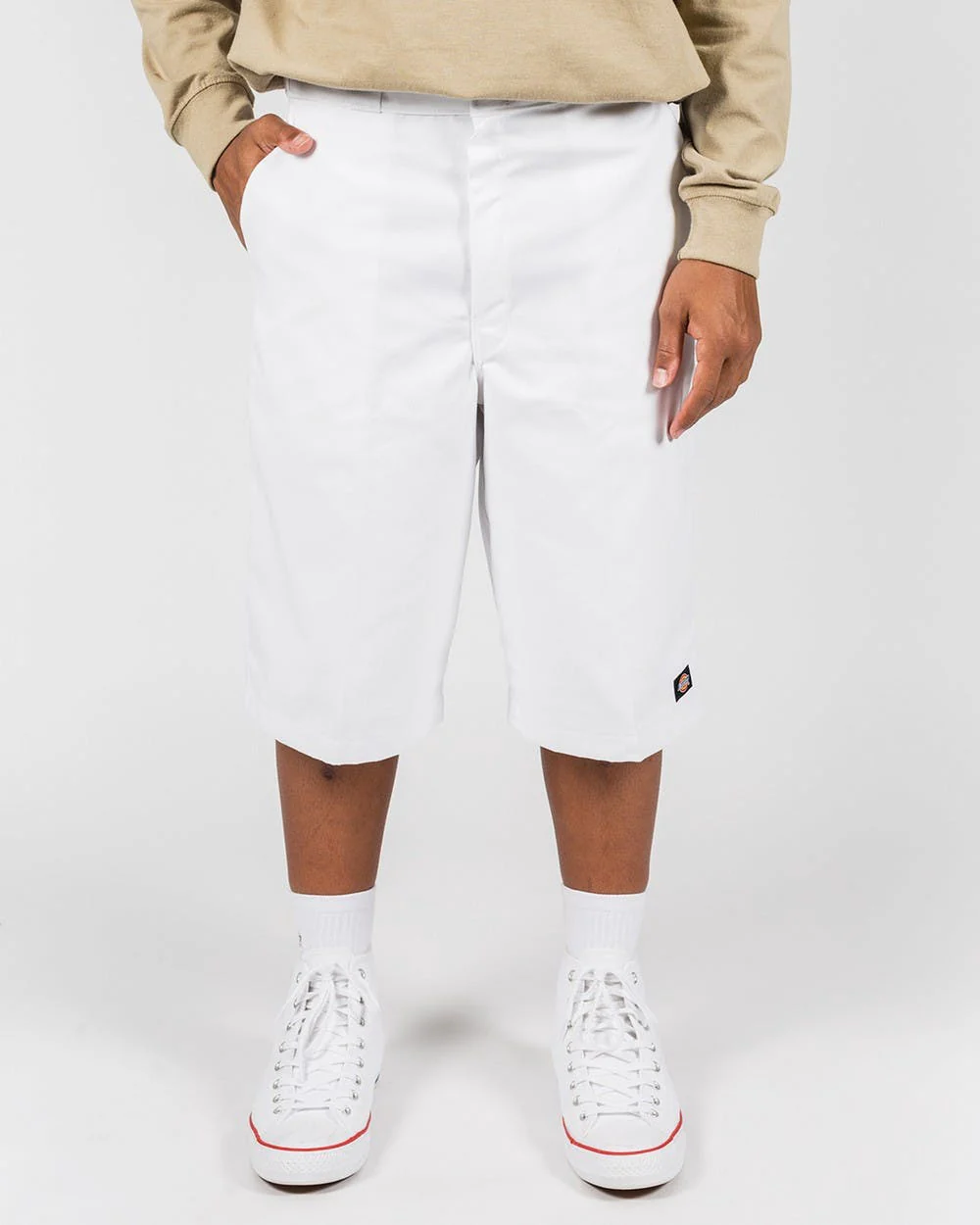 DICKIES - 42283 13 INCH LOOSE FIT MULTI POCKET WORK SHORT - WHITE - Image 3