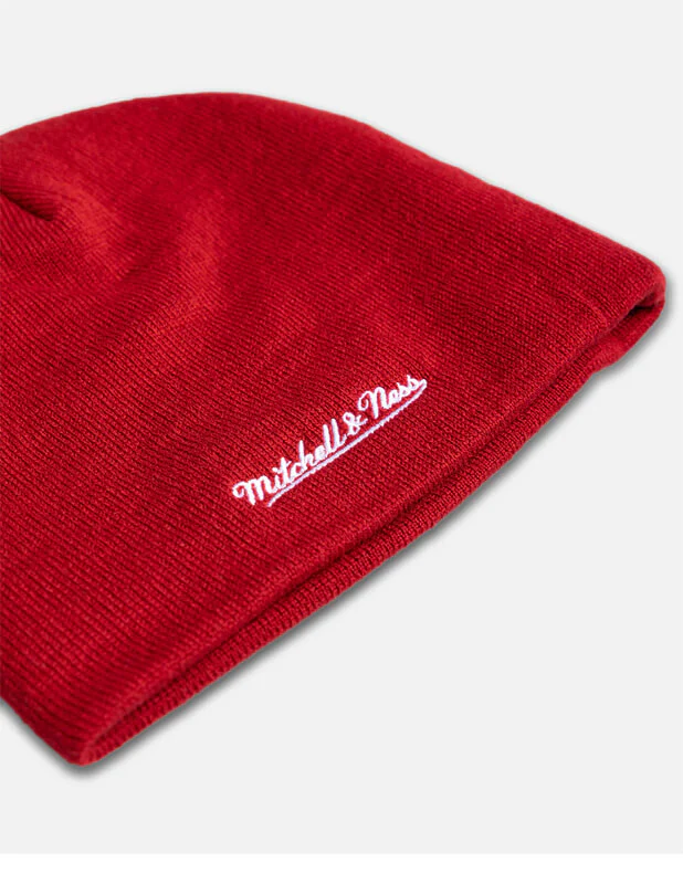 Mitchell and Ness - Chicago Bulls Outer Limits Skull Beanie - Image 4