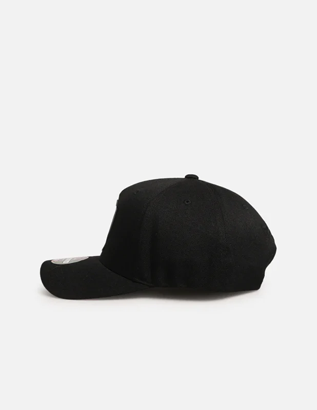 MITCHELL & NESS 110 Flexfit Snapback Weald 5Panel Raiders - Black - Image 3