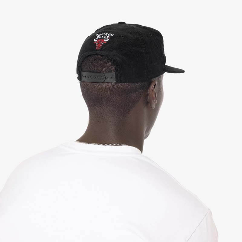 MITCHELL & NESS - CHICAGO BULLS CITY BAR DEADSTOCK SNAPBACK - BLACK - Image 5