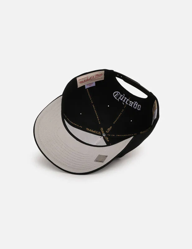 Mitchell & Ness Chicago Bulls 'Monogram' Pro Pinch Snapback - Image 5
