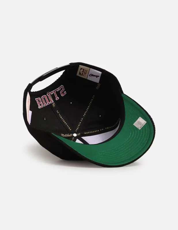 MITCHELL & NESS Retro Corduroy Origins Snapback Bulls - Black - Image 4