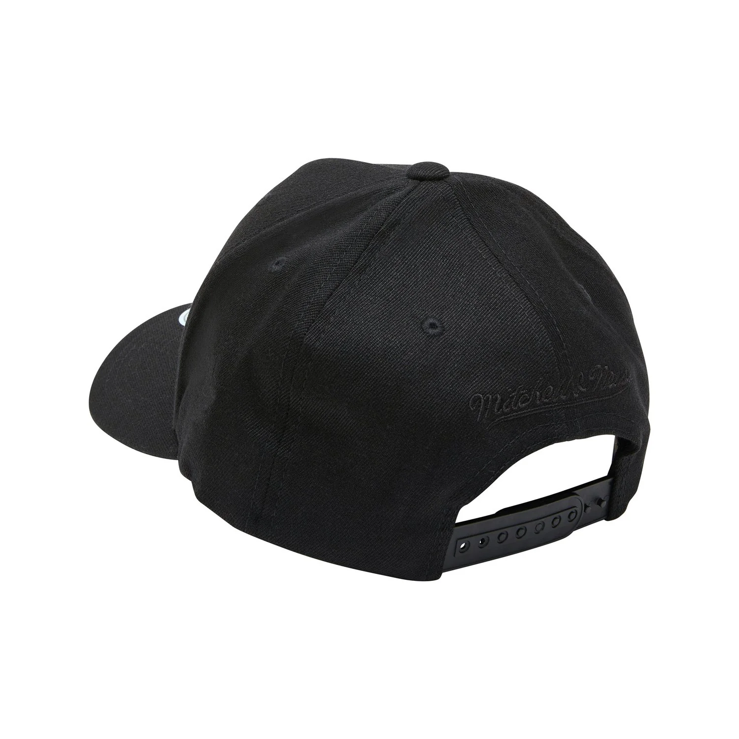 Mitchell & Ness SnapBack 110 Flexfit BULLS BLACK & BLACK - Image 3