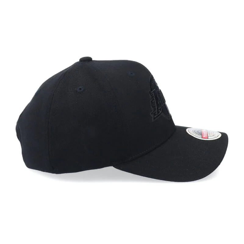 Mitchell & Ness SnapBack 110 Flexfit LAKERS BLACK & BLACK - Image 4