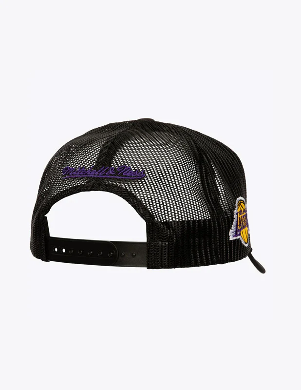 MITCHELL & NESS Snapback Classic Script Trucker Lakers - Black - Image 2