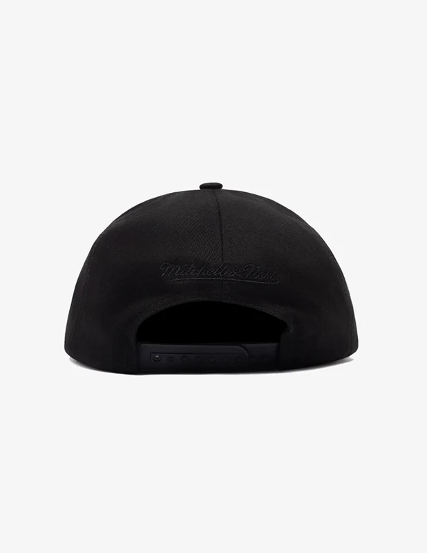 MITCHELL & NESS Snapback Evergreen Pro Pinch Bulls - Black - Image 3