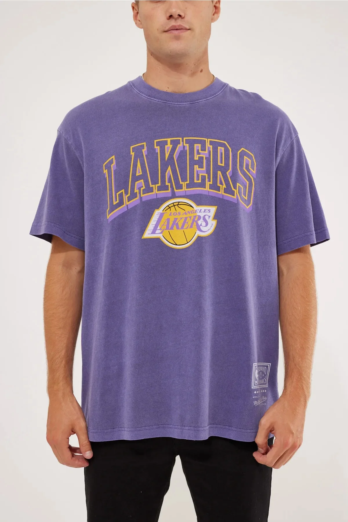 MITCHELL & NESS - Vintage Keyline Logo Tee Lakers Faded Purple - Image 2