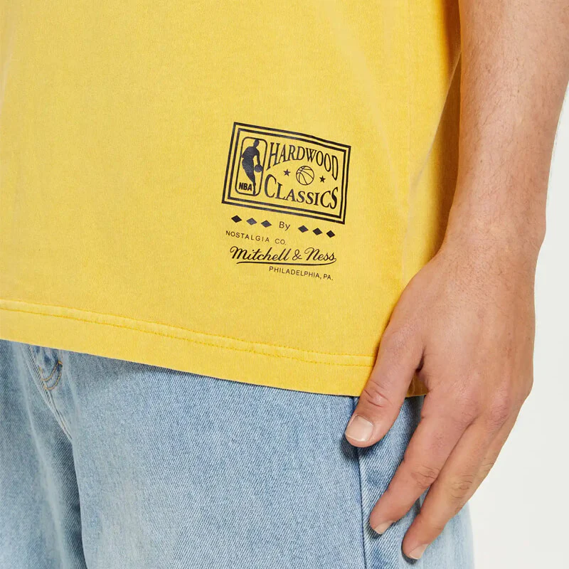 MITCHELL & NESS - Vintage Keyline Logo Tee Lakers Faded Yellow - Image 4