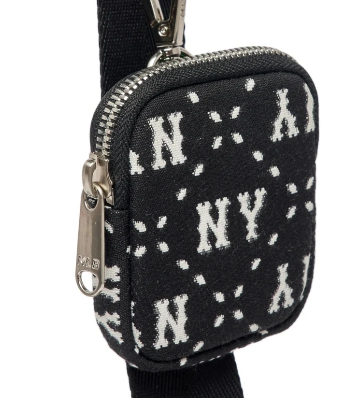 MLB - Monogram Unisex Street Style Small Shoulder Bag Logo - Image 7