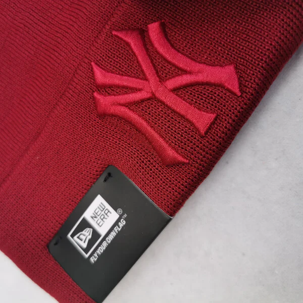 New Era - New York Yankees Knit Beanie - BURGUNDY - Image 4